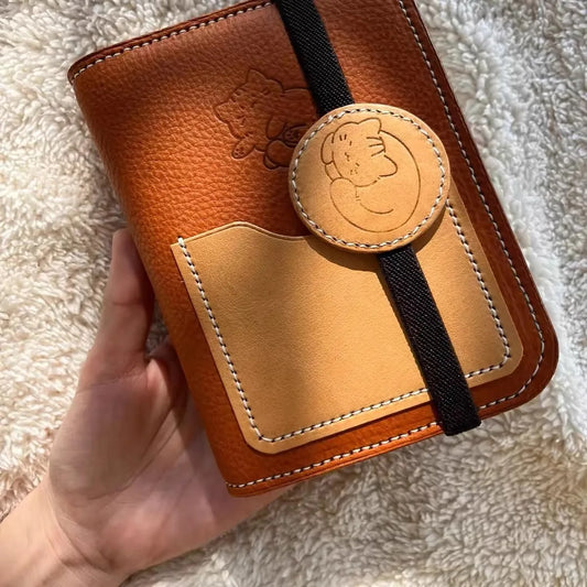 Cute cat A7 notebook retro brown detachable loose-leaf notepad 2 binders portable leather schedule planner，whith 80 pages